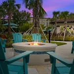 Newly Renovated Premium Condo, Vista Cay - 2002